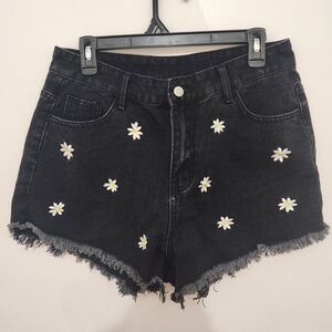 Like New! SHEIN Black Distressed Jean Shorts with Daisy Embroidery. Size Large.